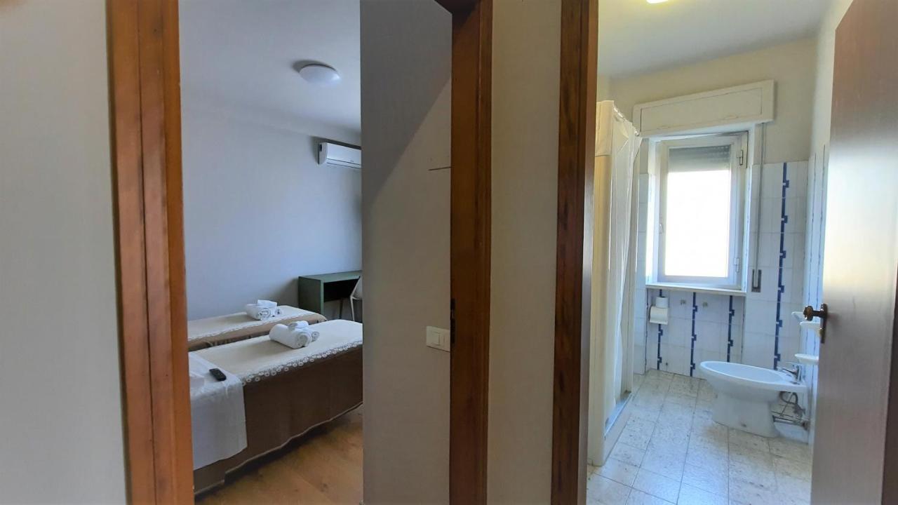 Hotel Pineta Сан Бенедето дел Тронто Екстериор снимка