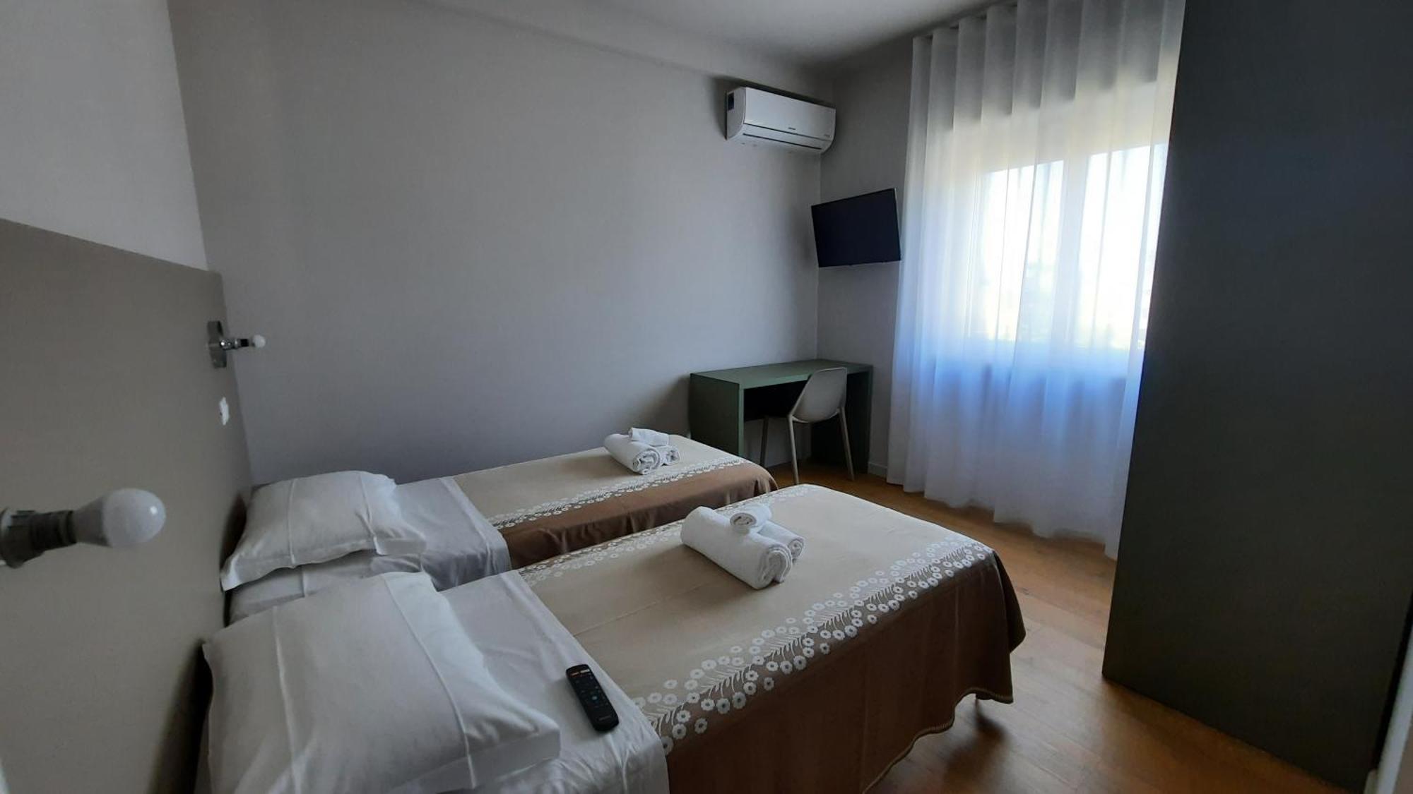 Hotel Pineta Сан Бенедето дел Тронто Екстериор снимка