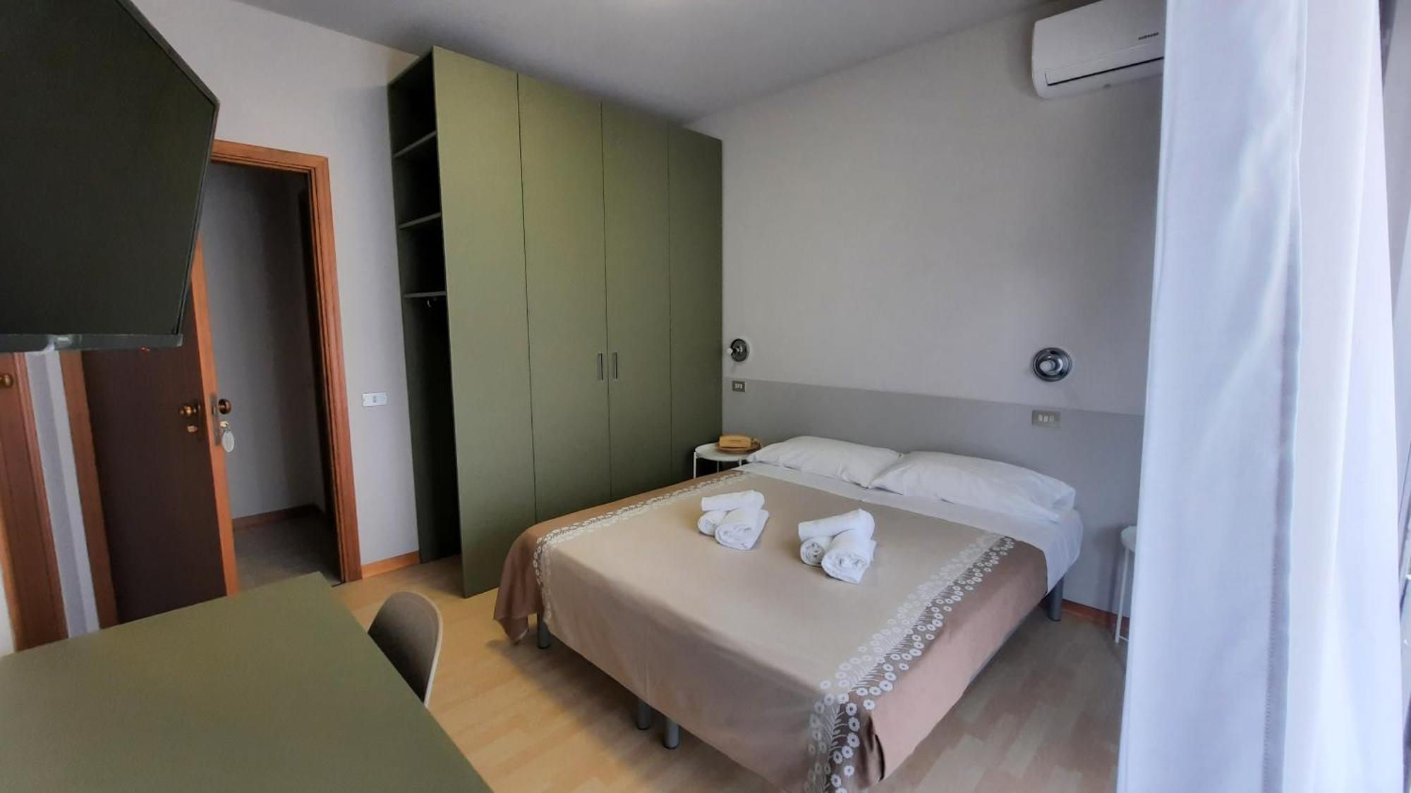 Hotel Pineta Сан Бенедето дел Тронто Екстериор снимка