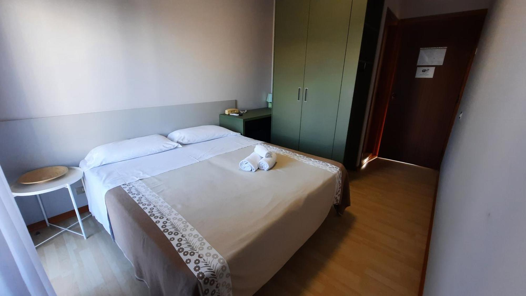 Hotel Pineta Сан Бенедето дел Тронто Екстериор снимка