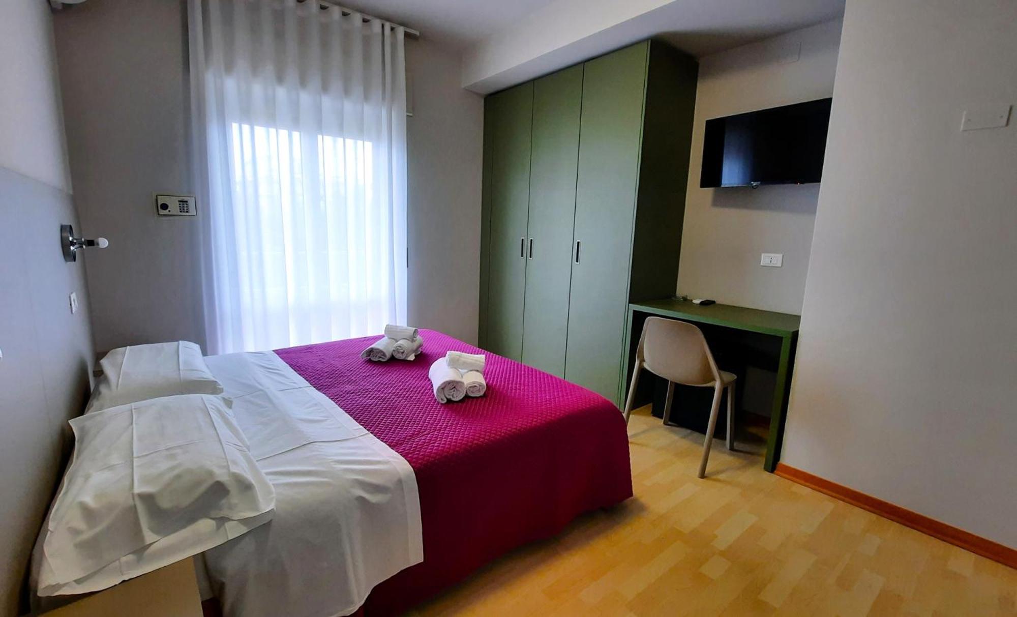 Hotel Pineta Сан Бенедето дел Тронто Екстериор снимка